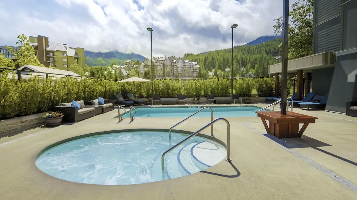 Aava Whistler Hotel is near Whistler Mountain Bike Park and offers dry cleaning, a lobby fireplace, and a gym. If you want to chill, hit up the sauna or hot tub.